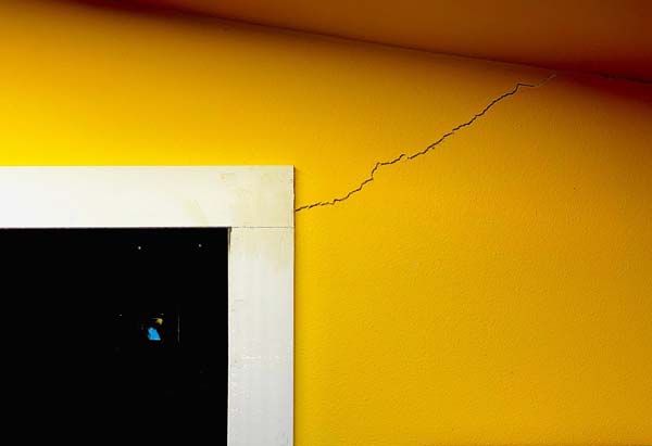 Early warning signs of gaps around windows and doors on a Midwest home