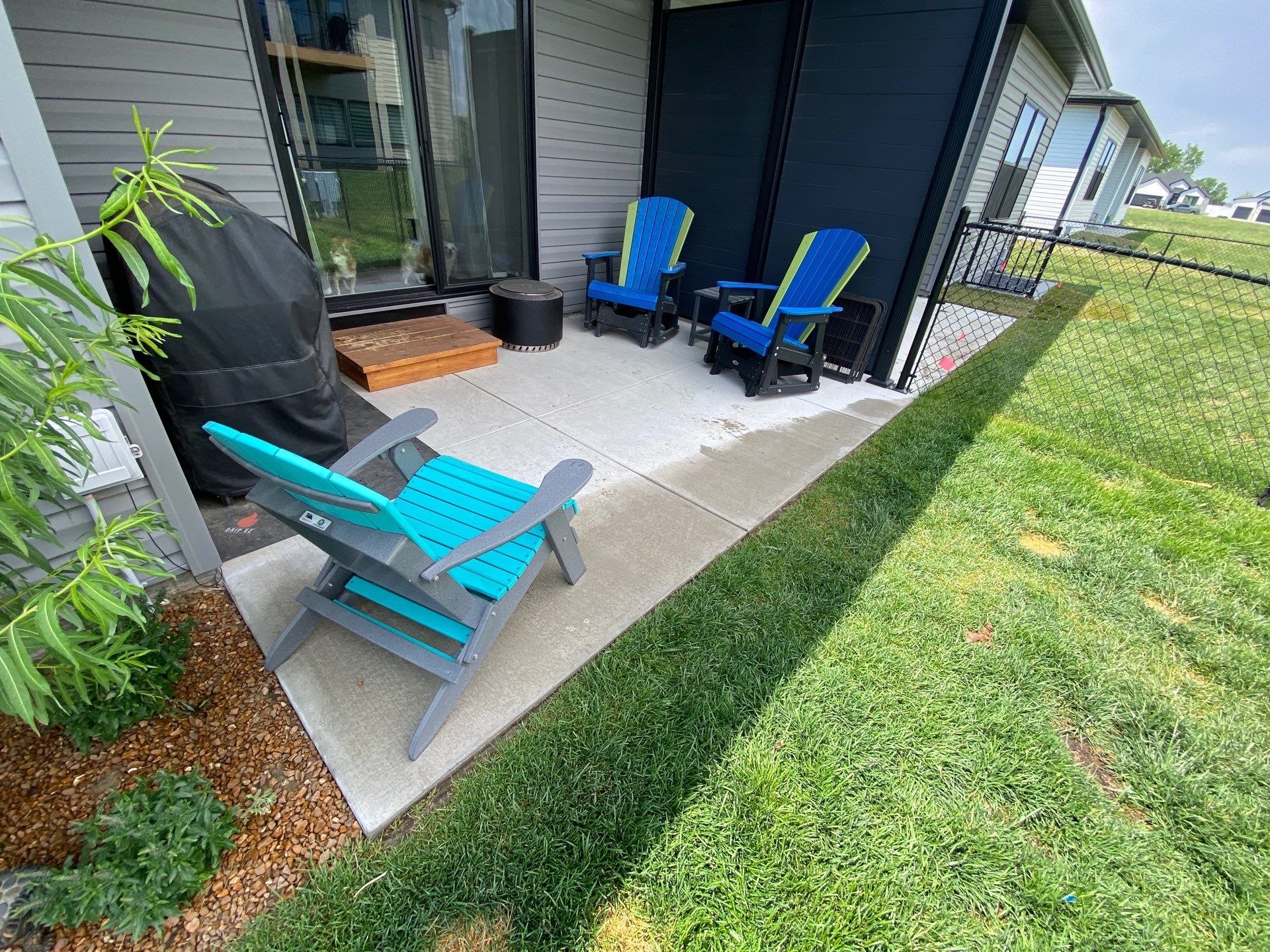 Early warning signs of uneven concrete slabs on a Midwest home